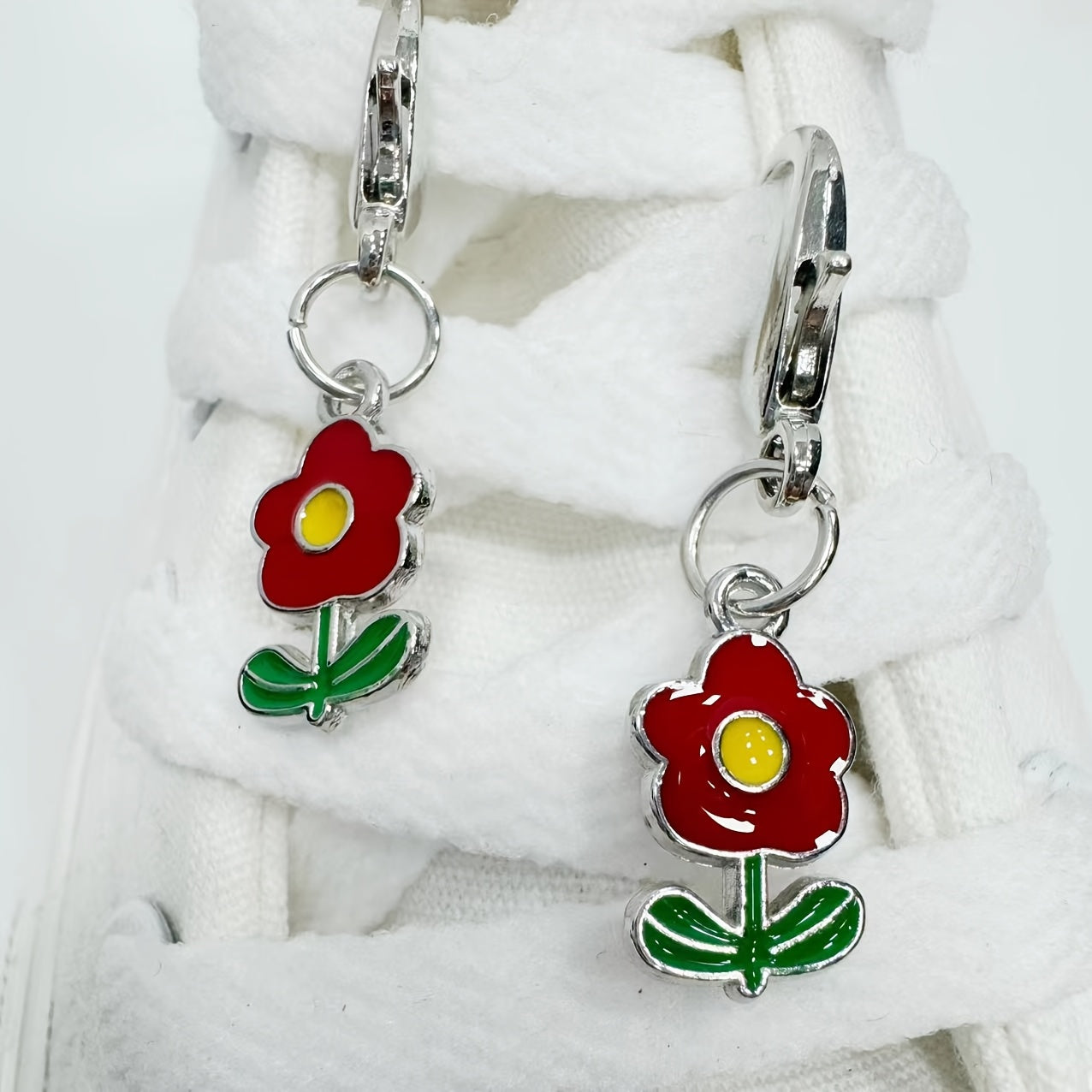 Flower pendants and accessories for shoes